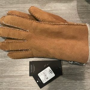 UGG Men’s Sheepskin Gloves